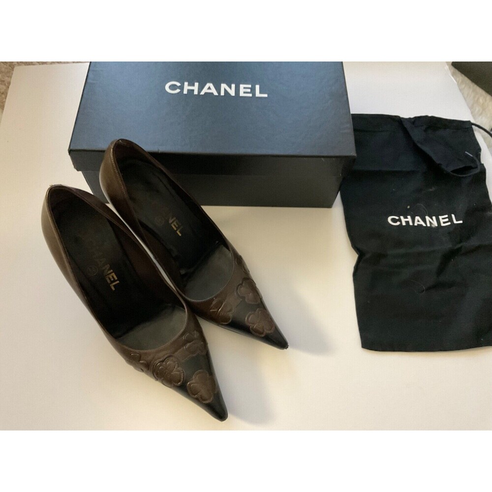 Vintage Chanel Classic Pump Brown w Black Camellia Toe - Size 6 - For Collectors
